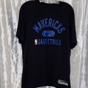 Nike Dallas Mavericks Tee with Blue Logo Adult Size Medium 🔥 YB8